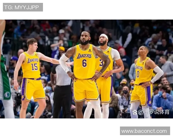 鹈富与湖人激战正酣谁能在季后赛中笑到最后争夺总冠军荣耀